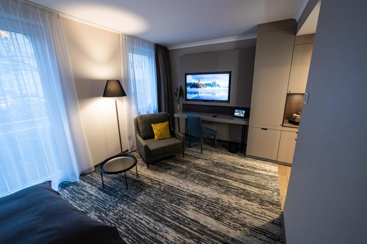 Kranz Parkhotel Siegburg Bagian luar foto